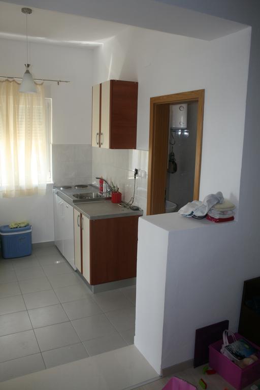 Apartments Vili Betina Betina  Exterior foto